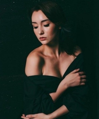 Имею огромный опыт в удовлетворении самых разнообразных фантазий. 🌟
Встречи со мной - это настоящее путешествие в мир наслаждения и удовольствия. Я могу стать твоей нежной любовницей или страстной развратницей - выбор за тобой. 😈🔥
Мои услуги включают классический секс, оральные ласки, ролевые игры, стриптиз и множество других возможностей для твоего удовольствия. 💋
Я живу в Москве и готова побаловать тебя в своей уютной квартире или приехать к тебе в гости. Также возможны встречи в отелях или на выезде. 🏩
Мои клиенты оставляют только положительные отзывы! Они говорят, что я создаю неповторимую атмосферу релаксации и удовольствия. 🌟
Заинтригован? Посмотри мои фото и свяжись со мной, и ты узнаешь, что такое настоящее наслаждение. Жду тебя, чтобы окунуться в мир страсти и похоти. 💕 Уля