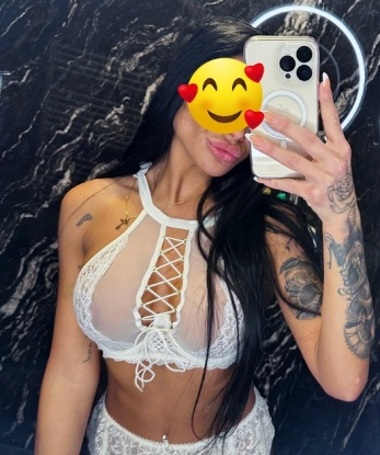 Живу и работаю в Москве, городе возможностей 💋 У меня чувственные руки и искусный язычок, готовые развлечь тебя до самого предела. Услышать твои стоны наслаждения - моя главная цель. Предлагаю самые разнообразные услуги, которые ты можешь себе представить - от классического массажа до интимных приключений. Отзывы моих довольных клиентов говорят сами за себя - я считаюсь одной из лучших в Москве. Так что, ты готов окунуться в мир блаженства и наслаждения? Сделай шаг к роскошной поблажке и выбери меня. Жду тебя, мой дорогой 💕 Галина